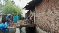 Dinas Pu Tertibkan Bangunan diatas Drainase